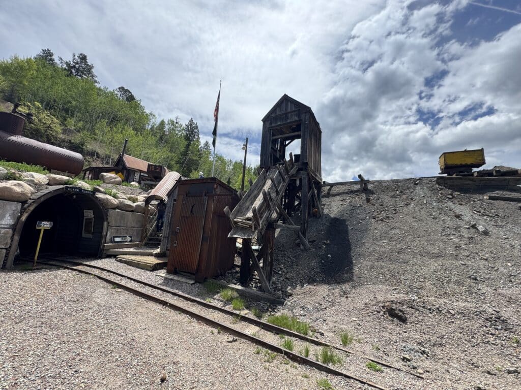 smuggler mine tours
