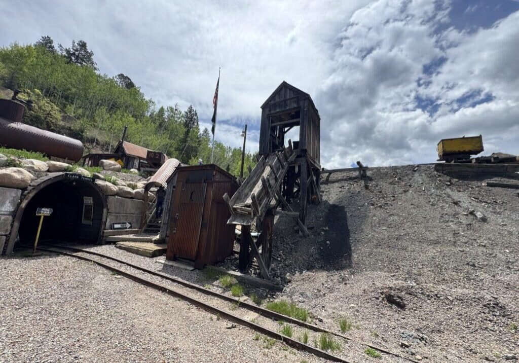 smuggler mine tours